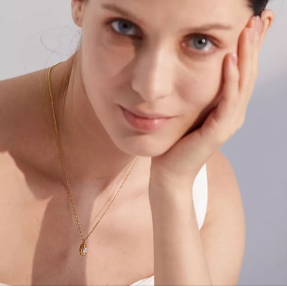 Charm Chic Pearl Drop Pendant Necklace - Picture 4 of 9